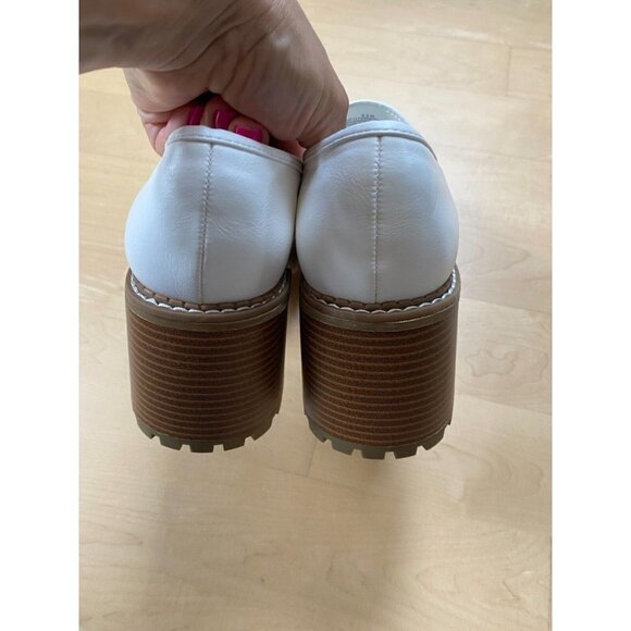 MIA Women Sz 9.5 "Dalilah" Platform Lug Sole Loafer White - Flaw markings - Picture 6 of 9